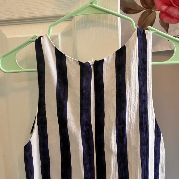 Blue and White Design Dress - Picture 5 of 5